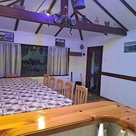 Guest House Lorian Madzhare Ngoại thất bức ảnh